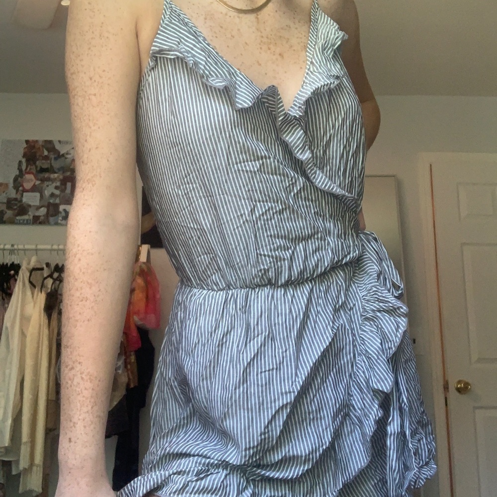 NWOT STRIPED RUFFLE DRESS